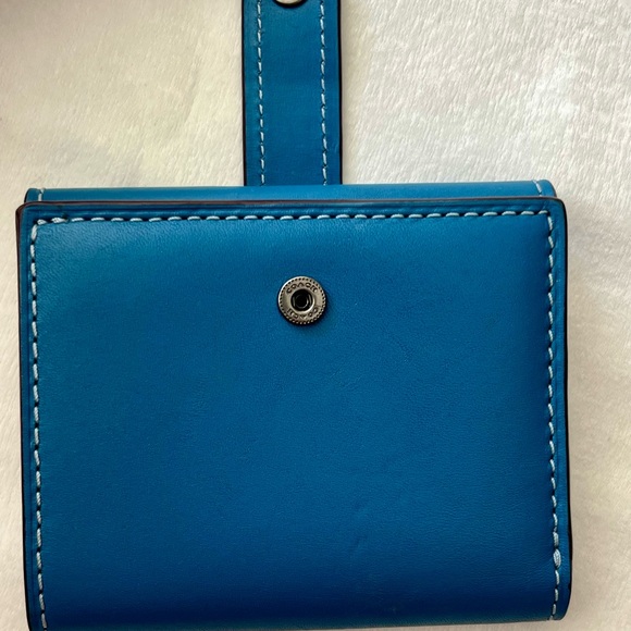 Coach 1941 small trifold wallet with flower pattern interior - Picture 5 of 11